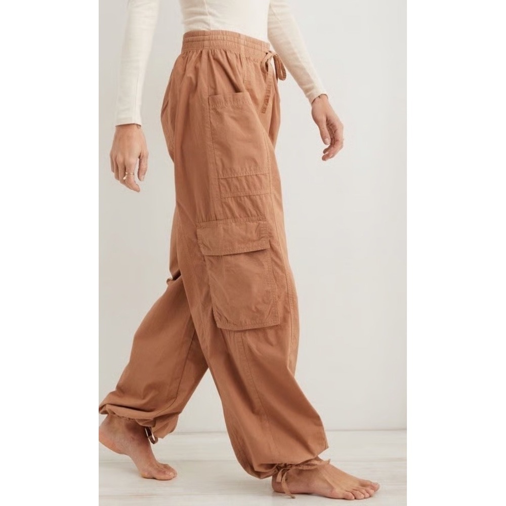 Aerie Womens Medium Cargo Pants Drawstring Waist Tan Cotton Casual Trousers